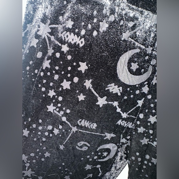 Killstar “Perseus” velvet burnout leggings, Medium - Picture 4 of 6